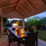 House Runjic With Pool, Large Garden And Playground Semesterbostad *