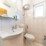 House Runjic With Pool, Large Garden And Playground *