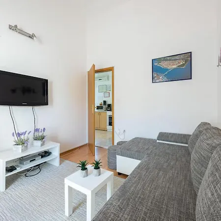 House Runjic With Pool, Large Garden And Playground
