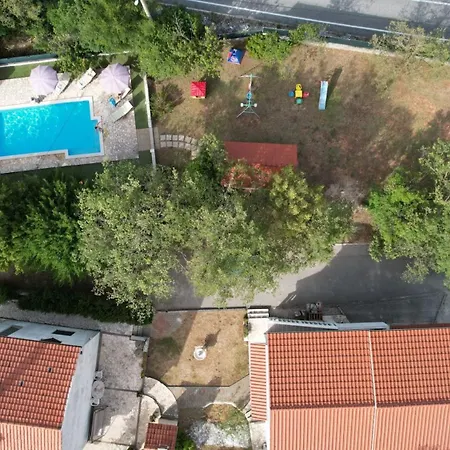 House Runjic With Pool, Large Garden And Playground Prgomet