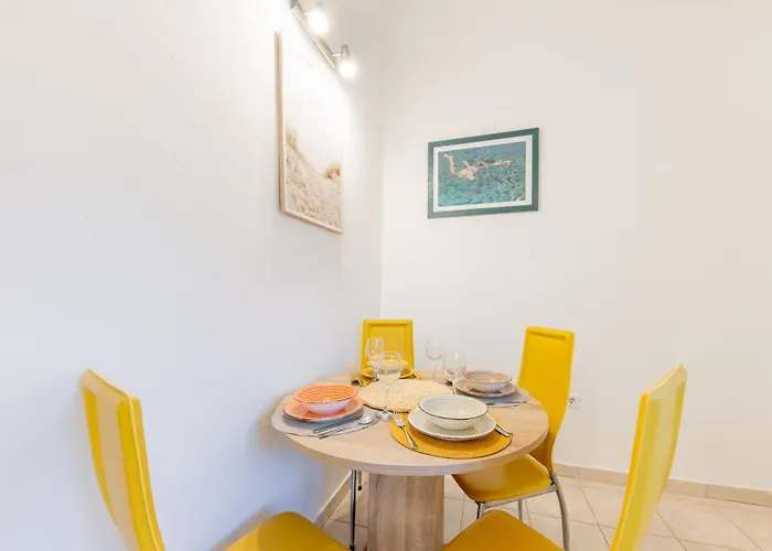 House Runjic With Pool, Large Garden And Playground Prgomet