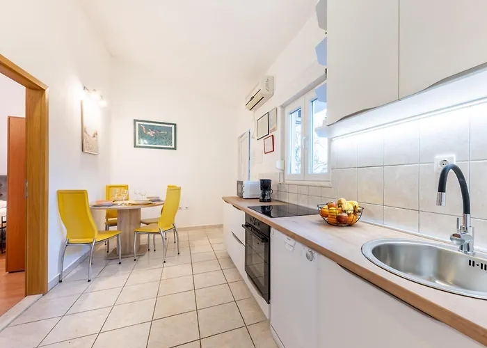 House Runjic With Pool, Large Garden And Playground