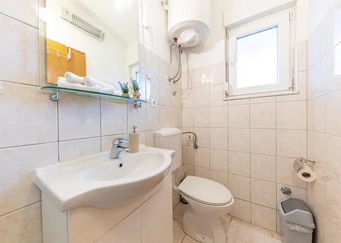 House Runjic With Pool, Large Garden And Playground *