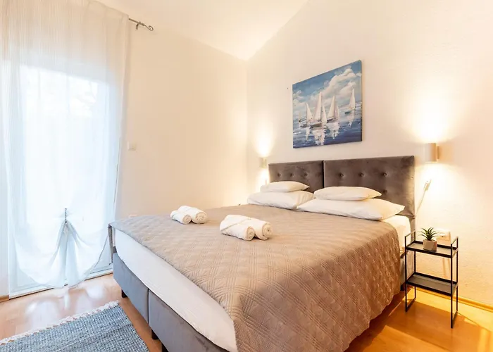 House Runjic With Pool, Large Garden And Playground Prgomet