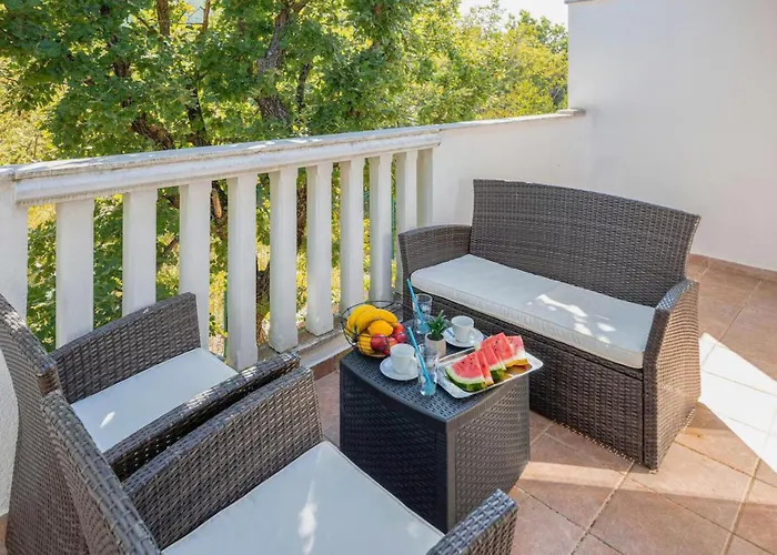 House Runjic With Pool, Large Garden And Playground